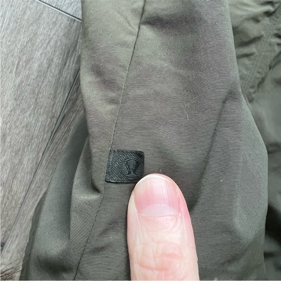 Lululemon Graced With Lace Long Jacket in Dark Olive Size 6 - Picture 10 of 11